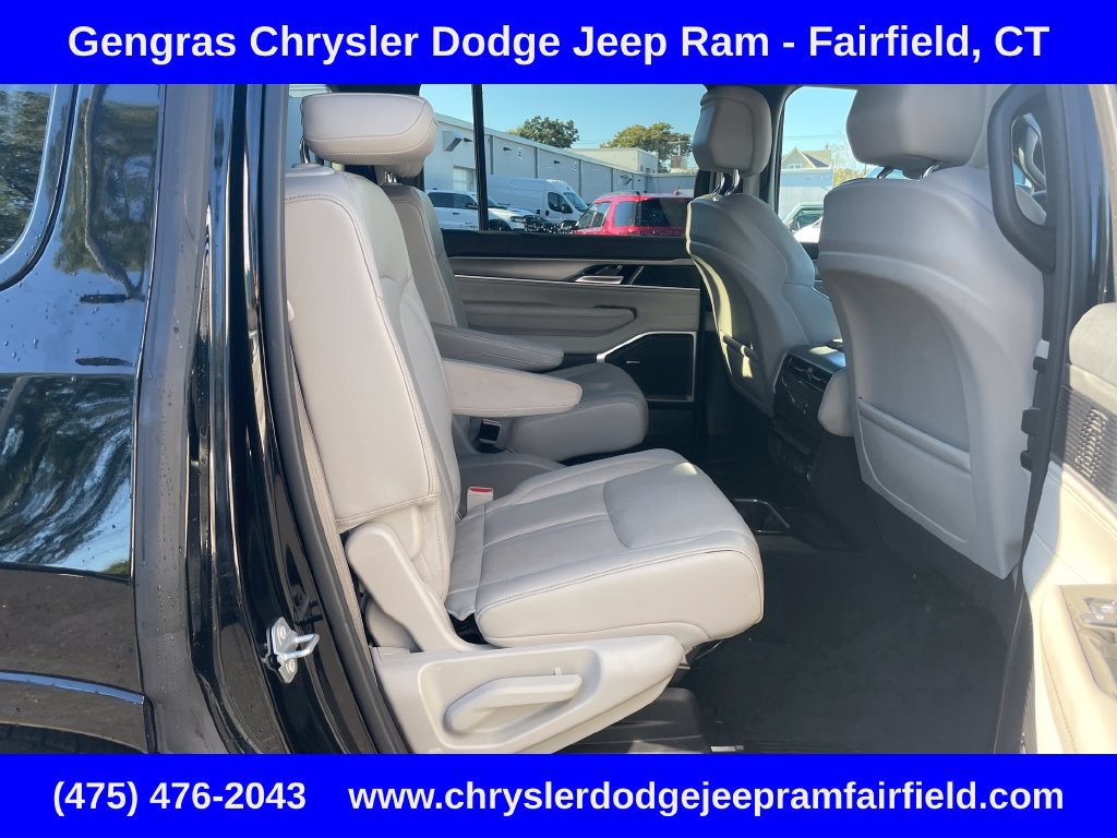 Certified 2025 Jeep Wagoneer Series II AWD/4WD image 26
