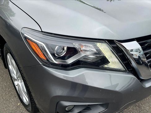 Used 2018 Nissan Pathfinder SL w/ SL Premium Package AWD/4WD image 32