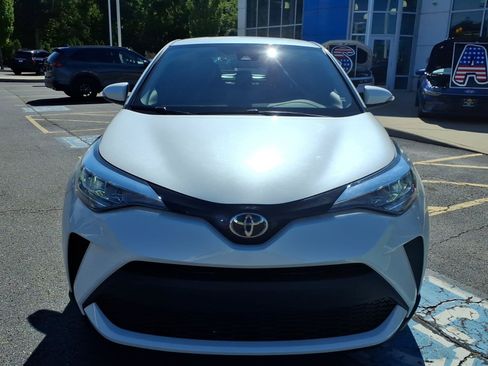 Used 2021 Toyota C-HR LE FWD image 2