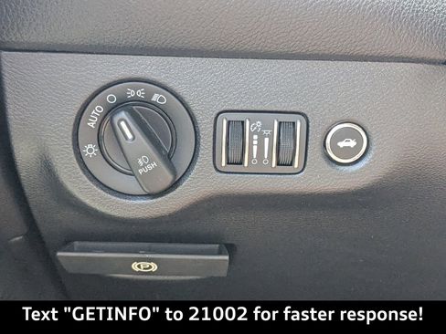 Used 2015 Dodge Challenger R/T Plus image 28