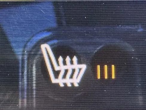 Used 2017 Volvo XC90 T6 Momentum w/ Vision Package image 36