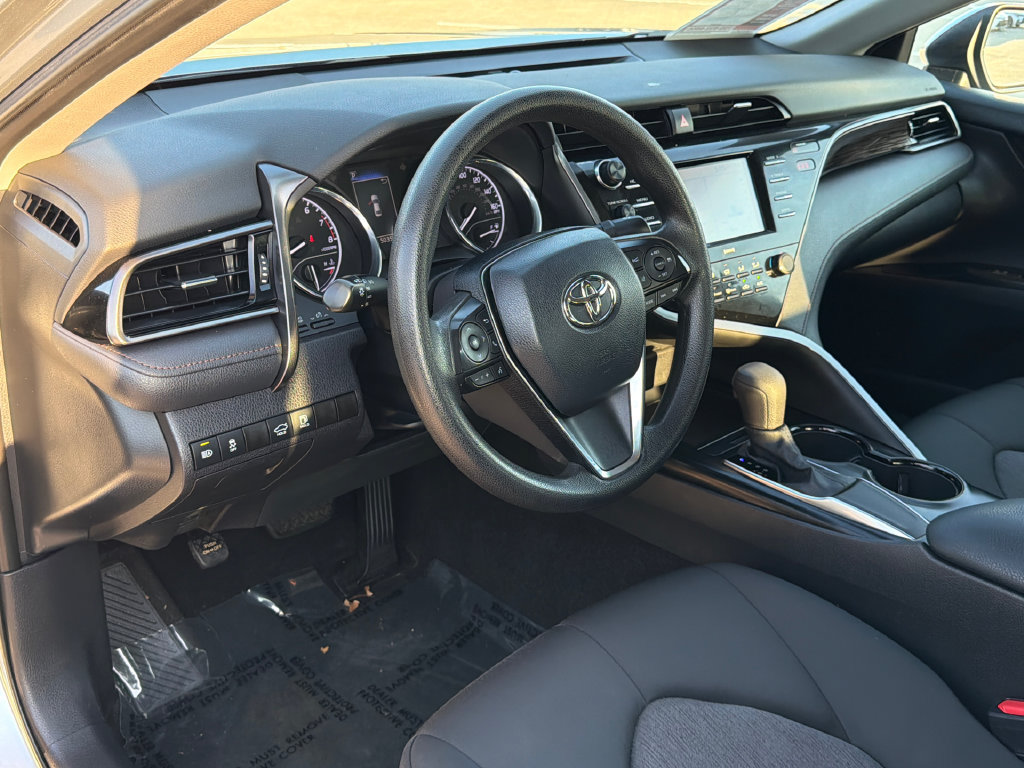 Used 2020 Toyota Camry LE FWD image 16