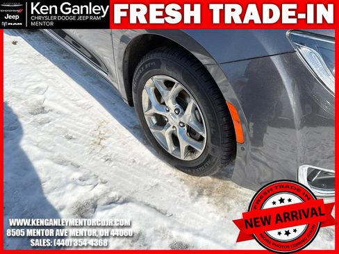 Used 2019 Chrysler Pacifica Limited w/ Advanced Safetytec Group image 11