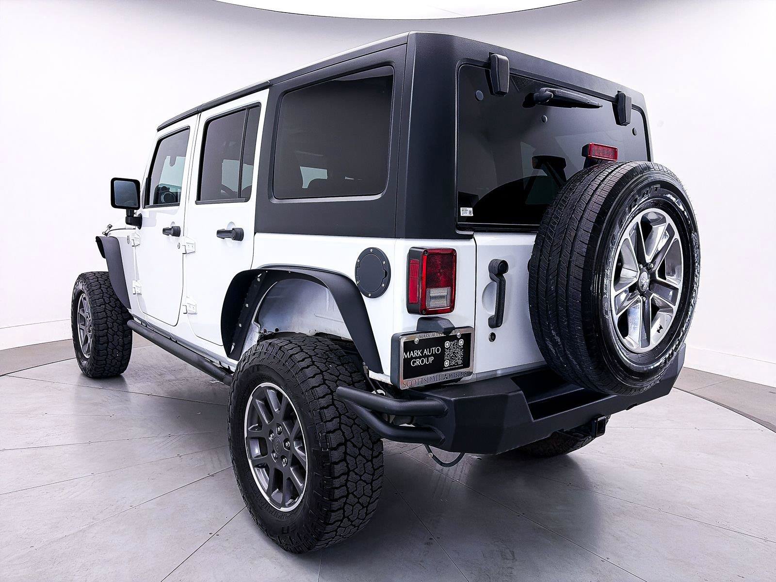 Used 2016 Jeep Wrangler Unlimited Sahara w/ Connectivity Group AWD/4WD image 11