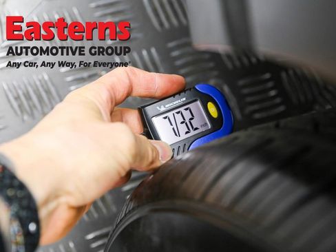 Used 2022 Hyundai Venue Limited image 26