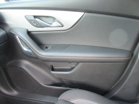 Used 2024 Chevrolet Blazer LT w/ Convenience Package FWD image 31