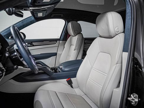 Certified 2023 Porsche Cayenne GTS AWD/4WD image 5