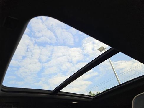 Used 2021 GMC Yukon SLT w/ SLT Luxury Plus Package image 28