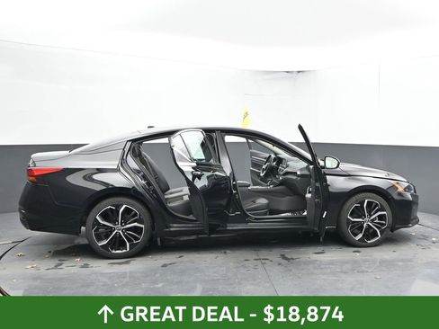 Used 2024 Nissan Altima 2.5 SR FWD image 62