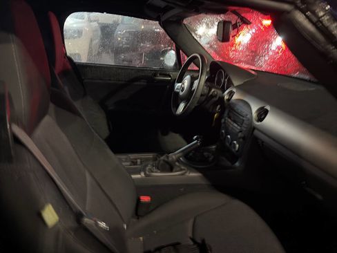 Used 2012 MAZDA MX-5 Miata Touring w/ Suspension Pkg image 9