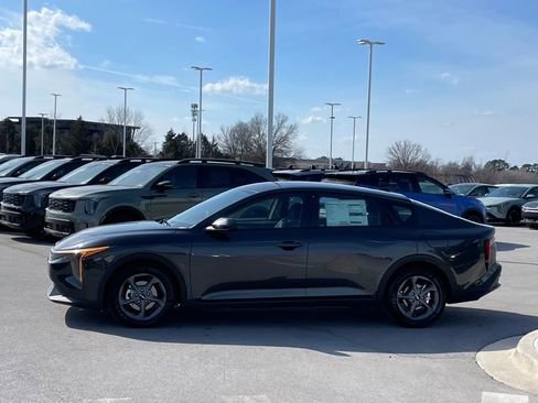 New 2026 Kia K4 FWD image 4