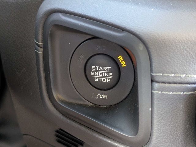 Used 2024 Jeep Wrangler Unlimited Rubicon AWD/4WD image 25