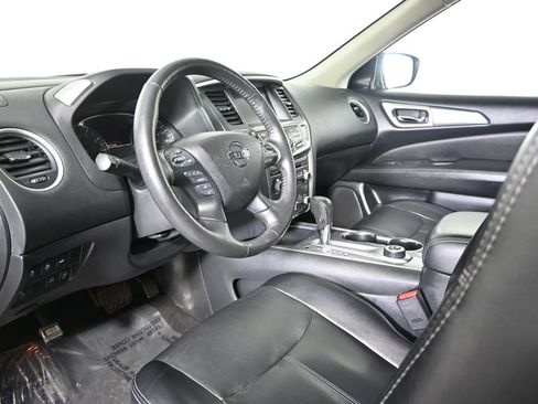 Used 2020 Nissan Pathfinder SL image 24