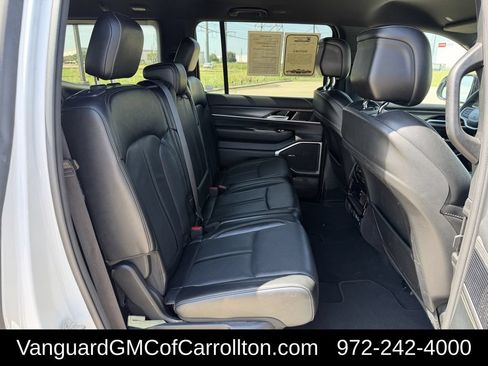 Used 2024 Jeep Wagoneer Series II w/ Flexible Seating Group AWD/4WD image 32