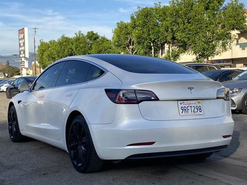 Used 2020 Tesla Model 3 Standard Range image 2