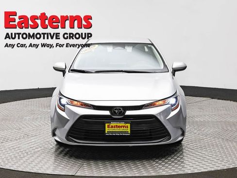 Used 2023 Toyota Corolla LE FWD image 2