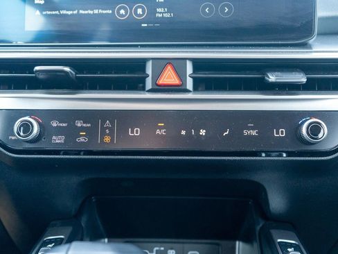 Used 2025 Kia Sorento S w/ Panoramic Sunroof Package image 26