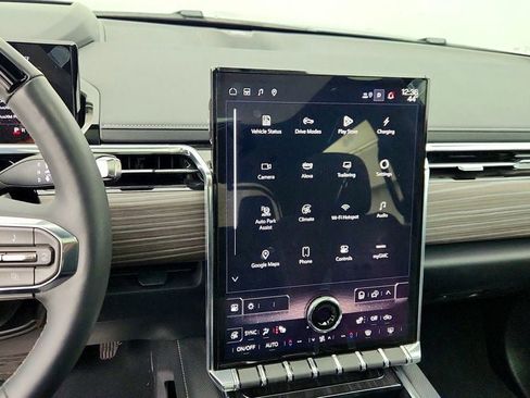 Used 2025 GMC Sierra EV Denali image 17