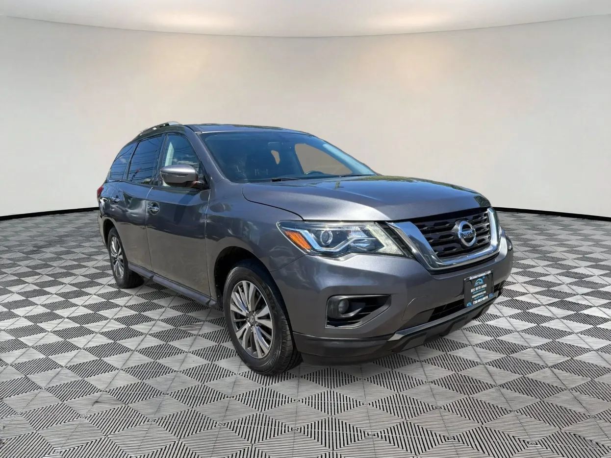 Used 2019 Nissan Pathfinder SV w/ SV Tech Package AWD/4WD image 1