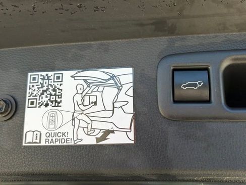 Used 2023 Toyota Highlander Limited image 15