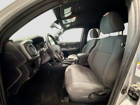 Used 2019 Toyota Tacoma TRD Off-Road AWD/4WD image 18