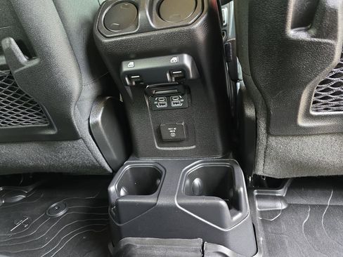Used 2021 Jeep Wrangler Unlimited Rubicon AWD/4WD image 16