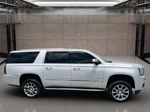 Used 2015 GMC Yukon XL Denali RWD image 2
