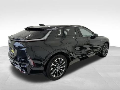 Used 2024 Cadillac Lyriq Sport image 7