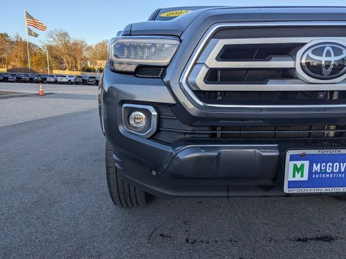 Used 2023 Toyota Tacoma Limited image 10