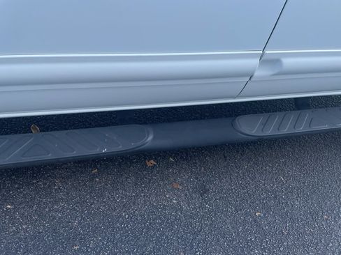 Used 2019 Nissan Frontier SL image 6