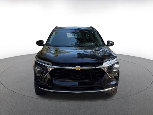 Used 2025 Chevrolet Trax LT w/ LT Convenience Package image 4