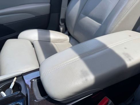 Used 2013 Cadillac XTS Premium FWD image 19