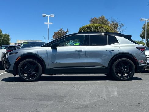 Used 2024 Chevrolet Equinox EV RS FWD image 8