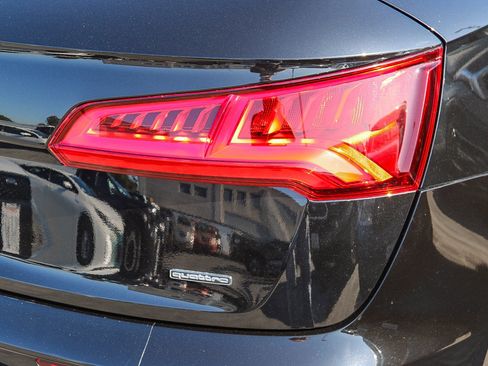 Used 2020 Audi Q5 e Premium Plus w/ Premium Plus Package image 10