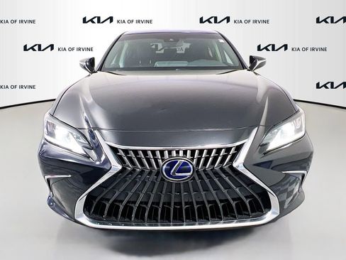 Used 2022 Lexus ES 300h w/ Accessory Package 2 FWD image 2
