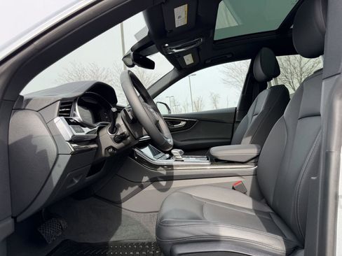 Used 2025 Audi Q8 Premium w/ Convenience Package image 14