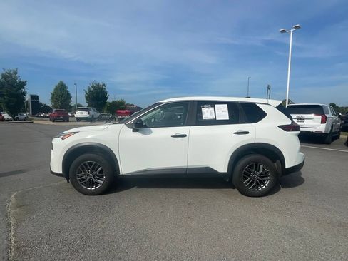 Used 2024 Nissan Rogue S AWD/4WD image 4