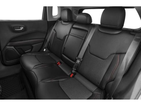 Used 2019 Jeep Compass Trailhawk w/ Cold Weather Group AWD/4WD image 14