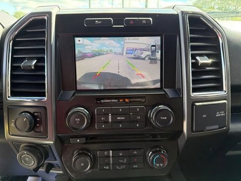 Used 2016 Ford F150 XLT w/ Equipment Group 302A Luxury AWD/4WD image 18
