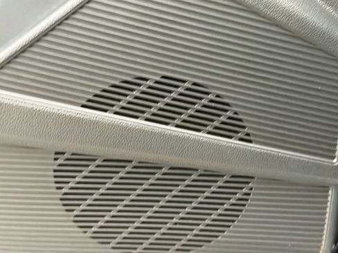 Certified 2022 Volkswagen Taos SE FWD image 17