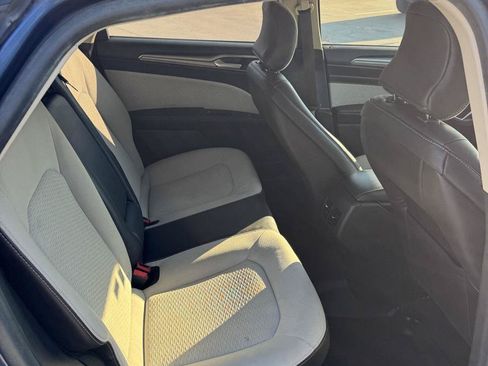 Used 2019 Ford Fusion SE w/ Equipment Group 151A FWD image 14