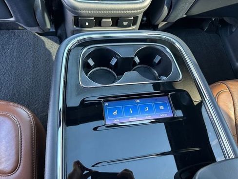 Used 2022 Lincoln Navigator Reserve image 13