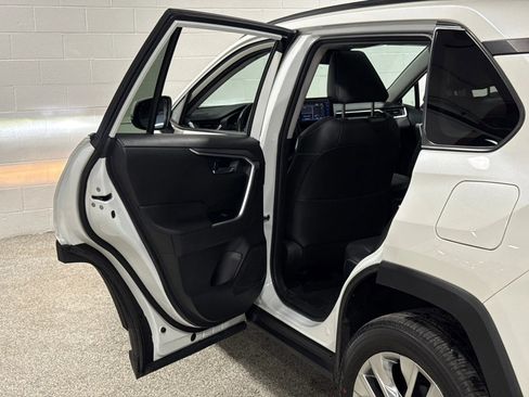 Used 2021 Toyota RAV4 XLE Premium AWD/4WD image 63