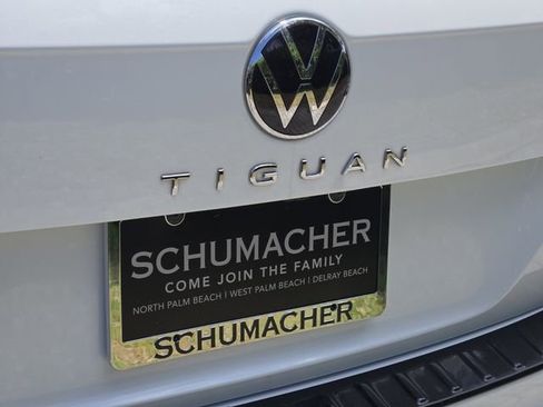 Certified 2024 Volkswagen Tiguan SEL R-Line AWD/4WD image 10