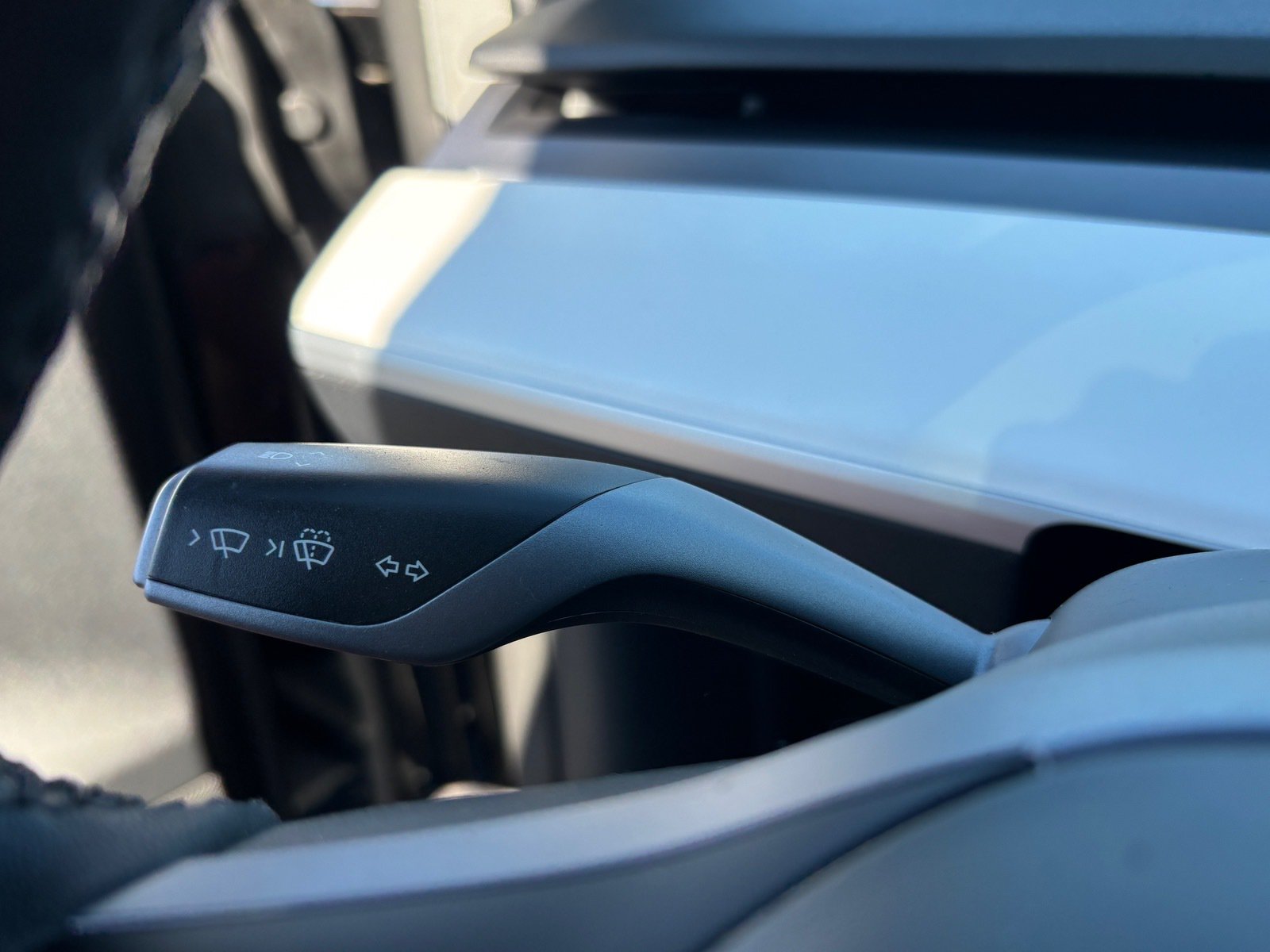 Used 2023 Tesla Model Y Performance AWD/4WD image 22