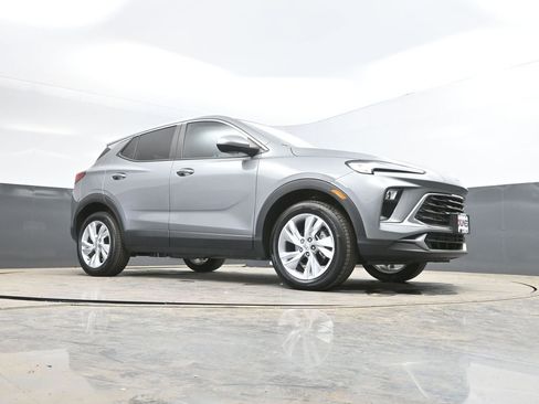 Used 2025 Buick Encore GX Preferred AWD/4WD image 31