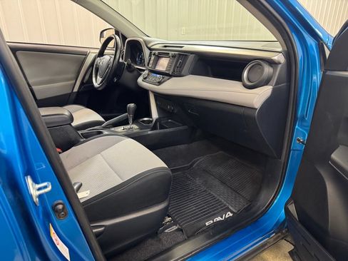 Used 2018 Toyota RAV4 XLE AWD/4WD image 28