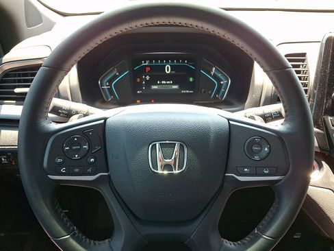 Used 2024 Honda Odyssey Sport image 19