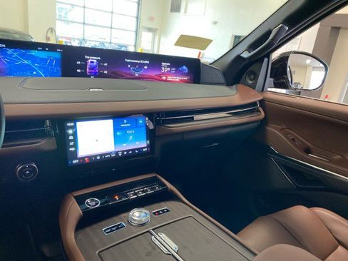 New 2026 Lincoln Navigator L Reserve AWD/4WD image 24