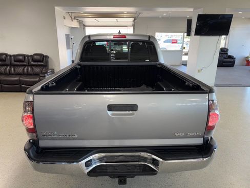 Used 2015 Toyota Tacoma 4x4 Double Cab image 8